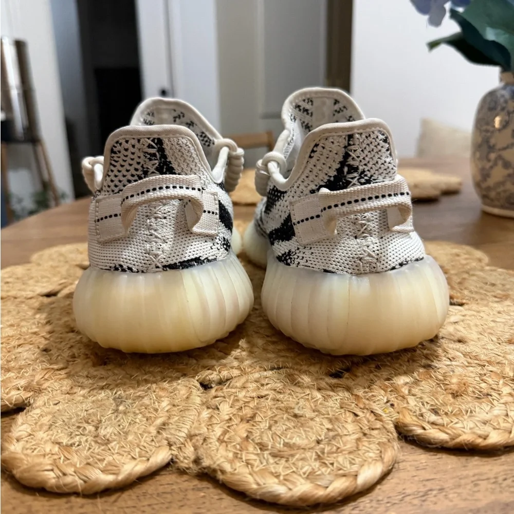 Yeezy 350 zebra